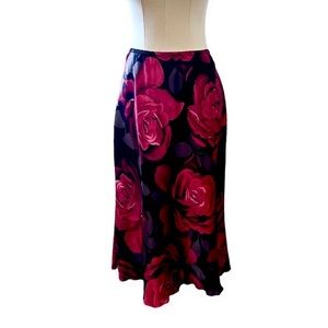 Vintage 90s / Y2K Fashion Bug Black & Red Silky Rose Print Skirt size small